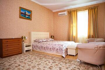 Фото номера Большой двухместный номер с 1 кроватью Отель Ak Samal Hotel г. Караганда 5