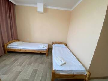 Фото номера Стандартный двухместный номер с 2 отдельными кроватями Отель Astika Hotel г. Караганда 4