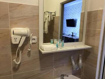 Фото номера Двухместный номер Делюкс с 1 кроватью Отель Astika Hotel г. Караганда 9