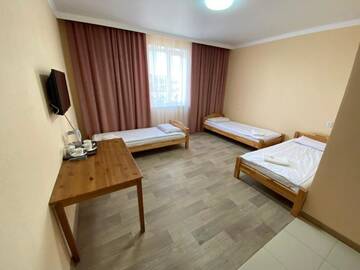 Фото номера Стандартный трехместный номер Отель Astika Hotel г. Караганда 4