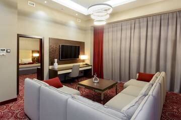 Фото номера Улучшенный люкс Отель Hotel Senator г. Караганда 2